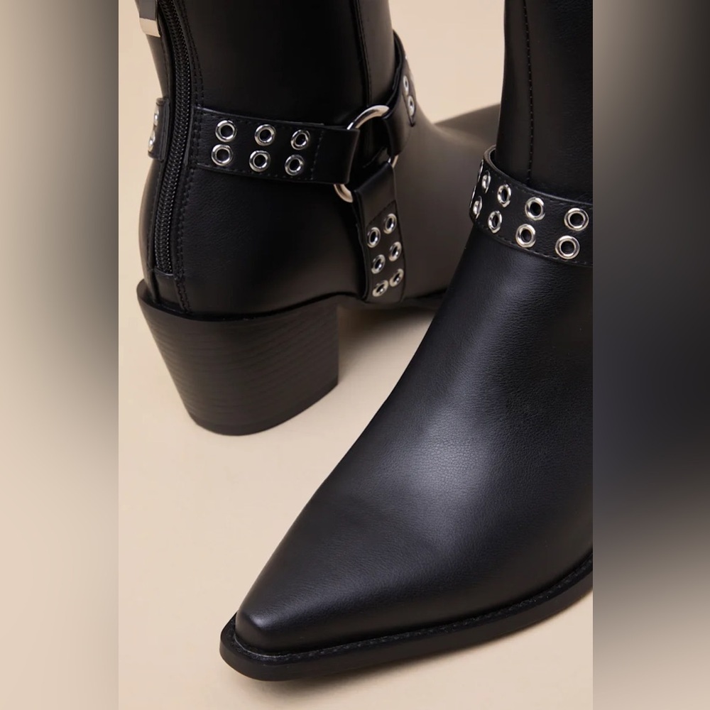 Women’s Black Booties Block Heel Silver Accents Chelsea Boot Size 8 Fall Boot - Picture 5 of 16